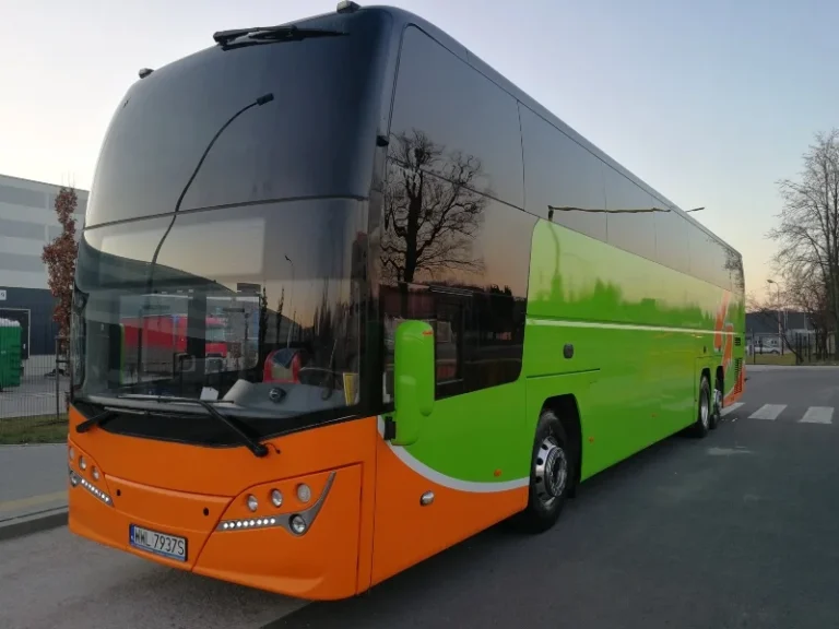 Volvo-Plaxton-eko autokar